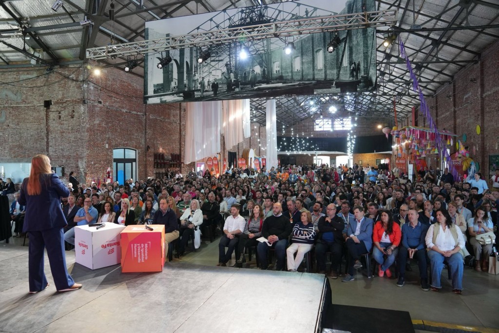 Más de 300 emprendedores de la provincia se reunieron para generar mayores oportunidades 
