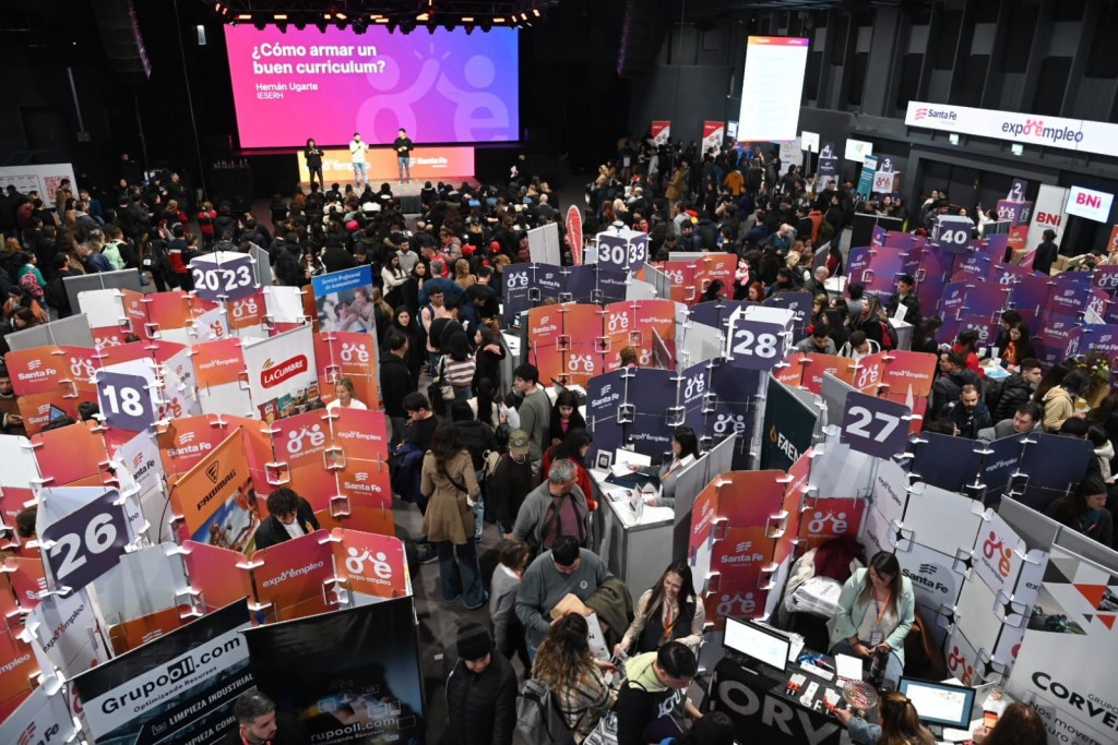 La Provincia realiza otra edición de Expo Empleo en Santa Fe para conectar talento con oportunidades laborales