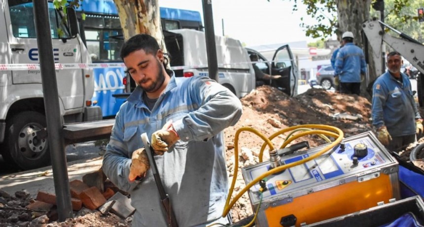 La Provincia invierte m&aacute;s de $ 104.000 millones en infraestructura el&eacute;ctrica en todo el territorio