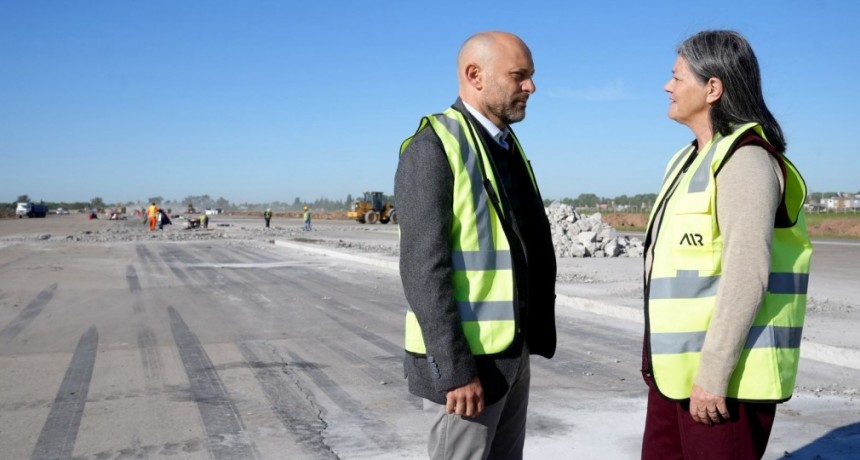 Rosario: Puccini recorri&oacute; los trabajos en la pista del aeropuerto y anunci&oacute; nuevas conexiones a&eacute;reas