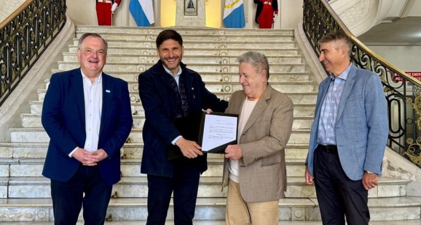 El gobernador Pullaro recibi&oacute; al expresidente Eduardo Duhalde