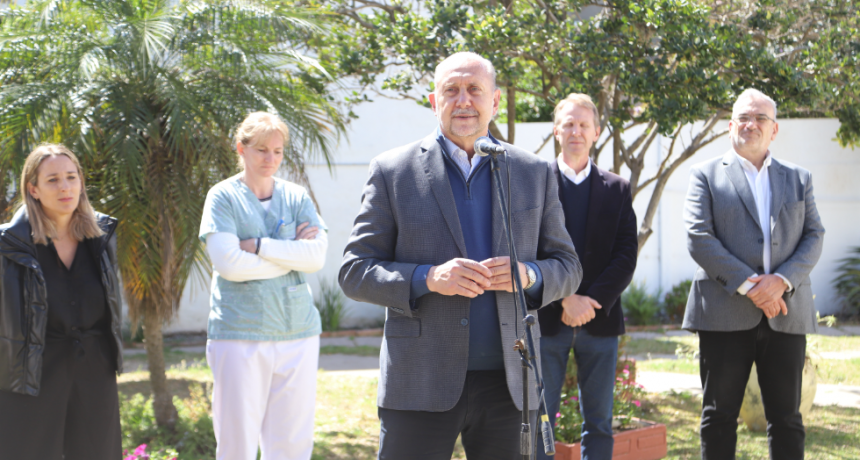 Perotti firm&oacute; el acta para dar inicio a las obras de ampliaci&oacute;n del Hospital de Sunchales