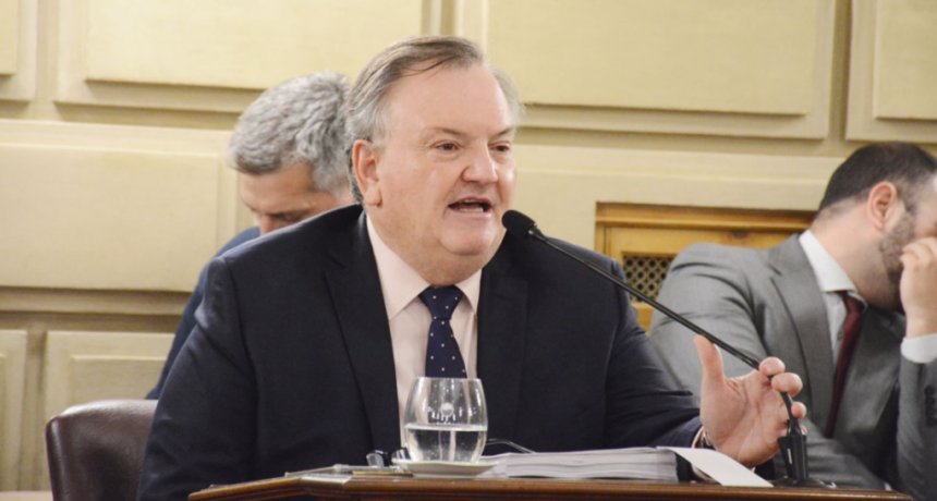 Es Ley la creaci&oacute;n del &ldquo;Plan de conectividad vial 100% pavimento&rdquo; presentado por Felipe Michlig