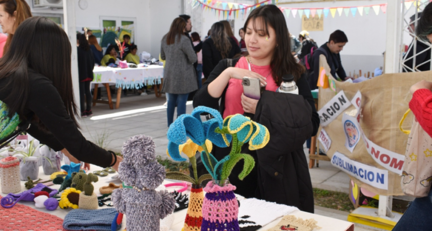 Centros de acci&oacute;n familiar realizaron una Feria de Emprendedores