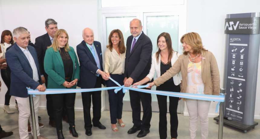 Perotti inaugur&oacute; las obras de puesta en valor para la internacionalizaci&oacute;n del Aeropuerto de Sauce Viejo