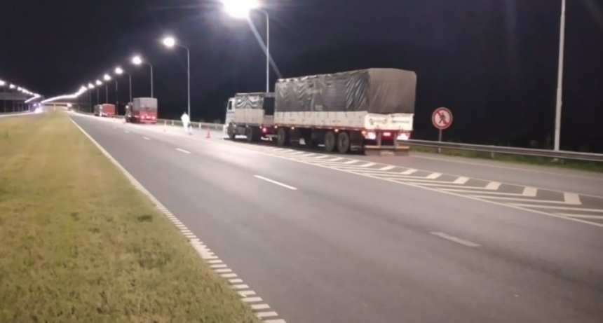 La Provincia detect&oacute; excesos de cargas por m&aacute;s de 100 toneladas en la Autopista Santa Fe-Rosario