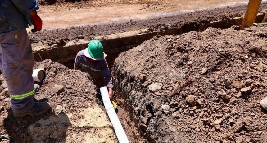Ramona: Provincia reactiva la obra que llevar&aacute; cloacas a los vecinos por primera vez en su historia