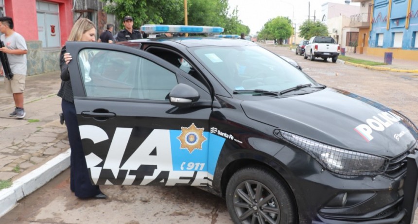 Provincia entreg&oacute; m&aacute;s veh&iacute;culos para patrullaje en el departamento Vera