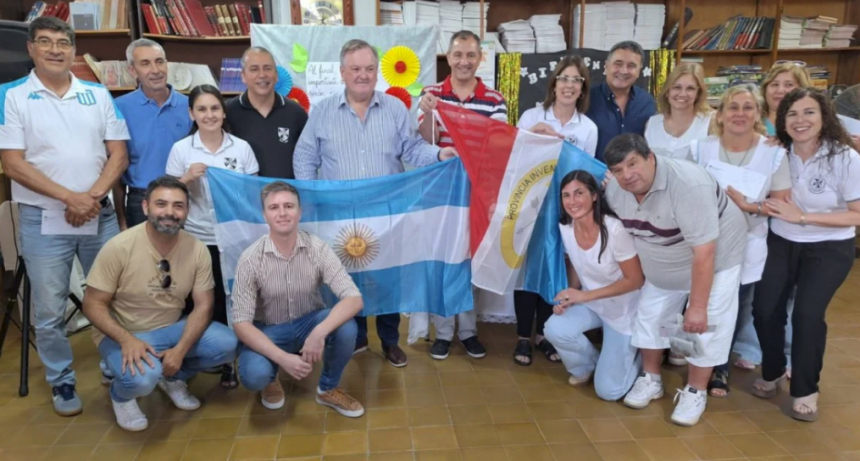 Entrega de aportes a instituciones educativas y deportivas de San Crist&oacute;bal