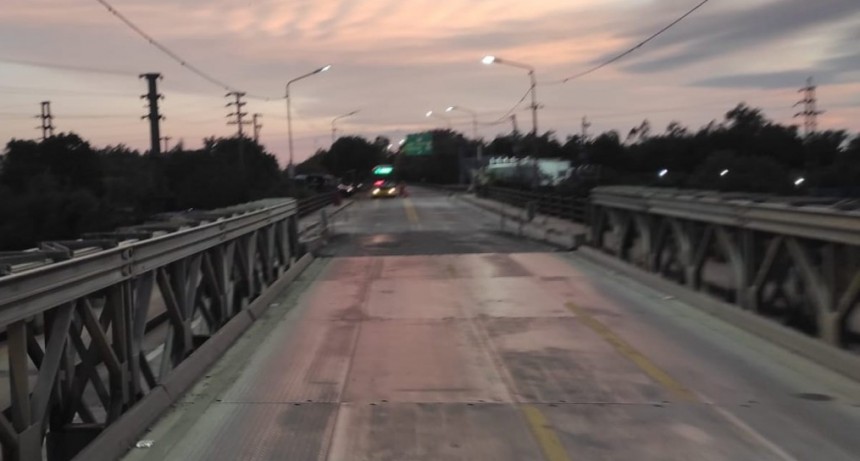 Se habilit&oacute; el paso de veh&iacute;culos autorizados por el Puente Carretero