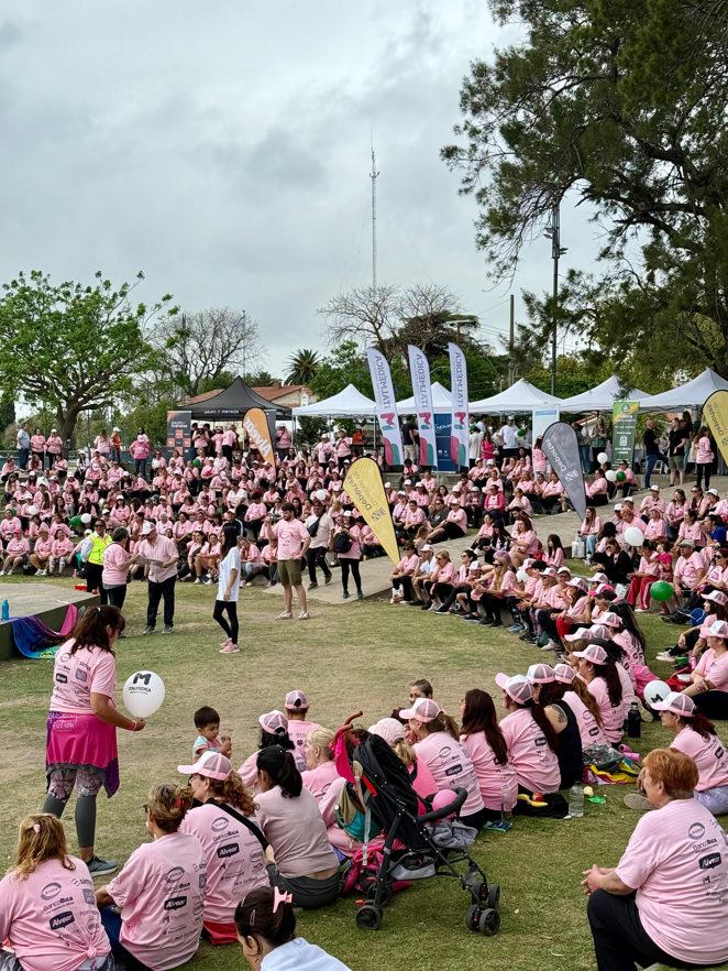 La Municipalidad acompañó una nueva edición de la campaña “Santoto se viste de Rosa”
