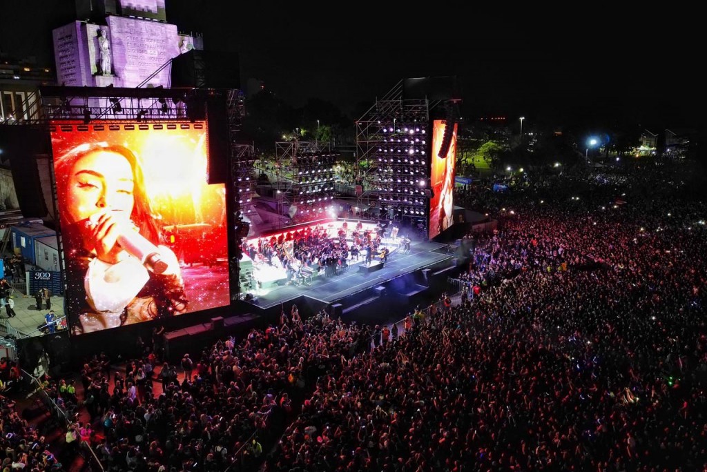 Tricentenario de Rosario: 250 mil personas vivieron el histórico show de Nicki Nicole y Baglietto al pie del Monumento a la Bandera