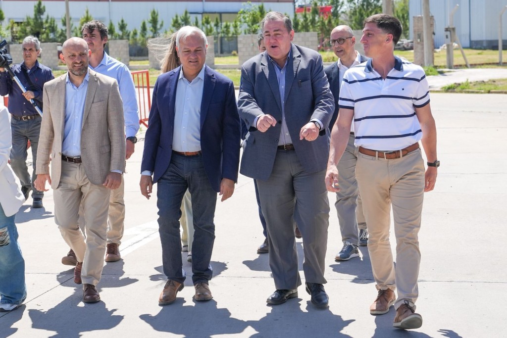 Con una inversión de $ 2.600 millones, la construcción del nuevo distribuidor eléctrico en Los Polígonos tiene un 90 % de avance 