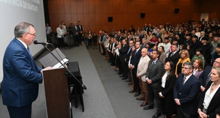 Felipe Michlig tom&oacute; juramento a ciudadanos y autoridades de la ciudad de Santa Fe por la nueva Constituci&oacute;n Provincial