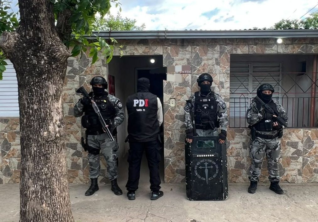 PDI detuvo a cinco hombres en Santa Fe por tentativa de homicidio y otros delitos 