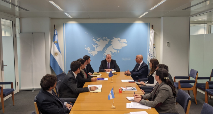 Perotti mantuvo reuniones de trabajo con funcionarios de la Embajada Argentina ante la Uni&oacute;n Europea