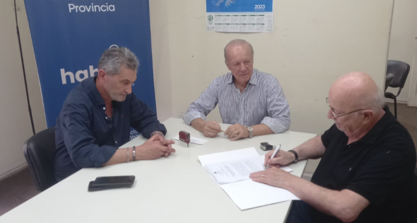 La Provincia firm&oacute; el contrato para la ejecuci&oacute;n de la Red El&eacute;ctrica y Conexiones domiciliarias en el barrio Santo Domingo de Santa Fe