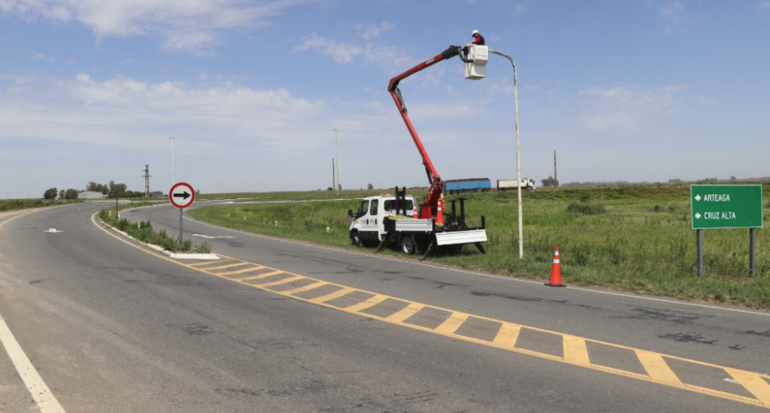 Vialidad coloc&oacute; luminatias led en el cruce de las rutas provinciales N&ordm;15 Y N&deg;92