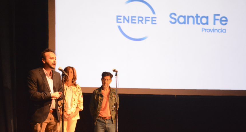Gasoducto Gran Santa Fe: se present&oacute; un documental sobre el cruce por la Laguna Set&uacute;bal