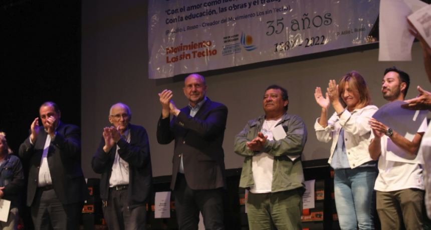 Perotti particip&oacute; del acto de fin de a&ntilde;o del Movimiento Los Sin Techo