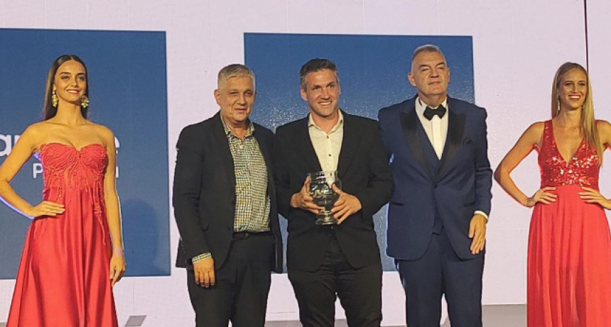 Fiesta del Deportes: el intendente Papaleo entreg&oacute; el premio por el ascenso a la Vecinal Manuel G&aacute;lvez