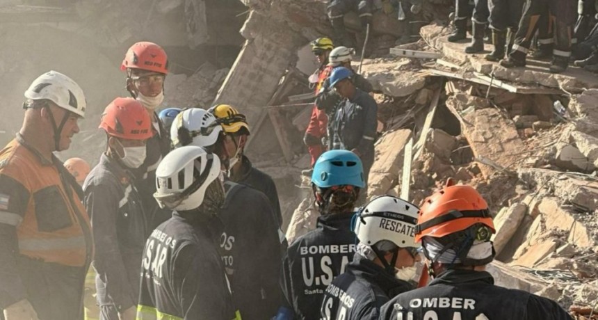 Finaliz&oacute; la labor de los brigadistas de Santa Fe en Villa Gesell por el derrumbe del hotel