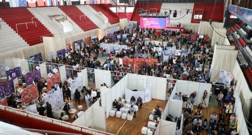 Rotundo &eacute;xito de la Expo Empleo en la ciudad de Santa Fe: 5.600 inscriptos y 1.300 encuentros