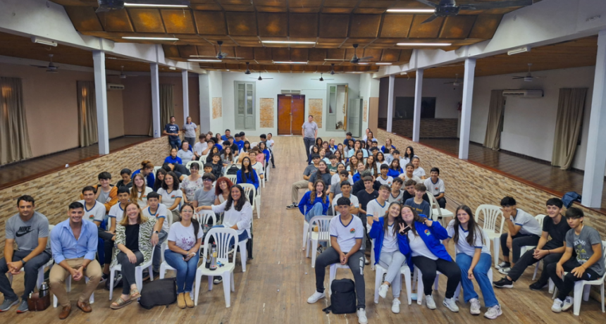 La Comuna de San Agust&iacute;n reconoci&oacute; a la Dra. Fernanda Pagura por su compromiso con la igualdad y la educaci&oacute;n