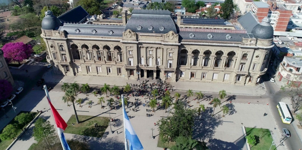 El Gobierno Provincial da cumplimiento a su compromiso de compensar salarios a los estatales para preservar el poder adquisitivo