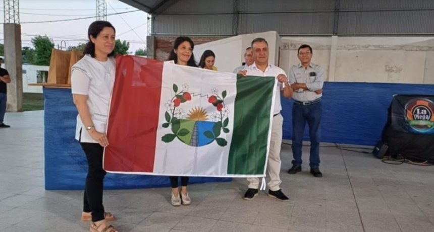 Desv&iacute;o Arij&oacute;n present&oacute; oficialmente su bandera propia
