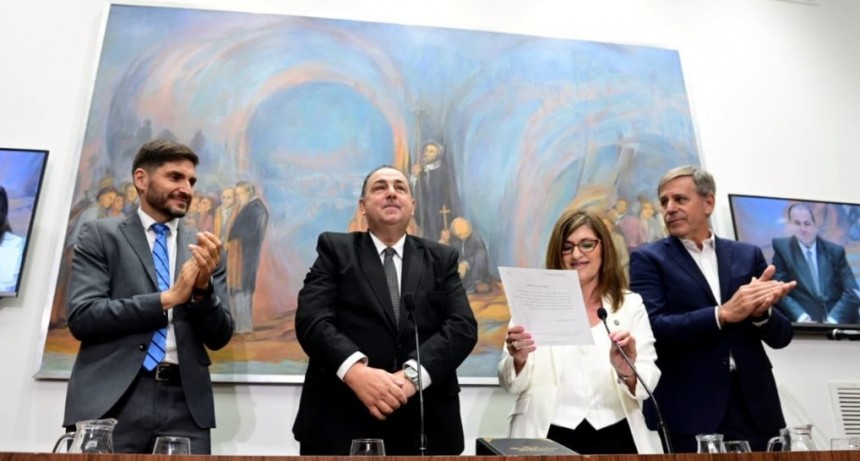 Juan Pablo Poletti asumi&oacute; como intendente de Santa Fe