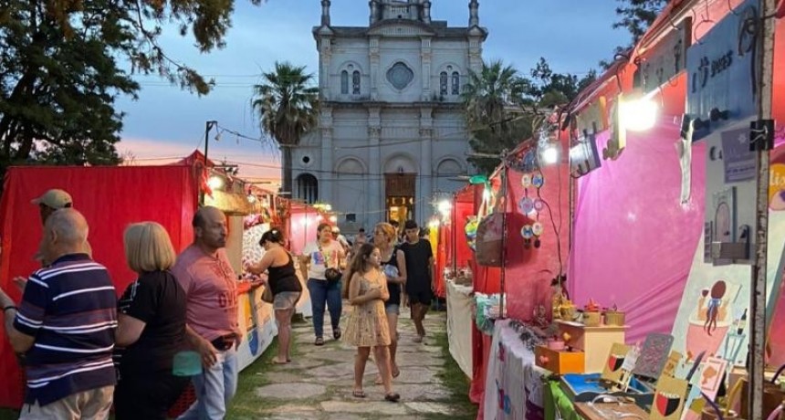 Santo Tom&eacute;: la Municipalidad desarroll&oacute; con gran &eacute;xito la Feria Navide&ntilde;a en Plaza Libertad