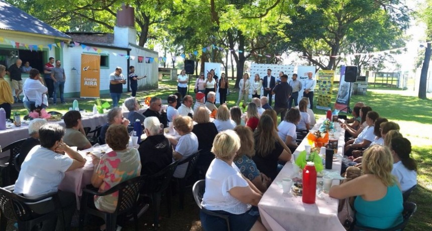 Actitud Verano: Provincia present&oacute; las colonias de vacaciones para personas mayores