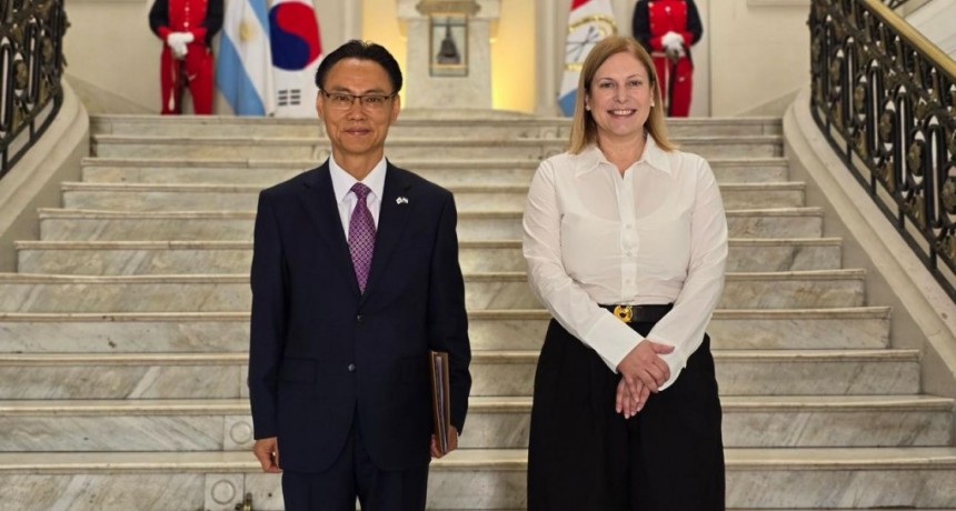 Scaglia recibi&oacute; al embajador de Corea del Sur