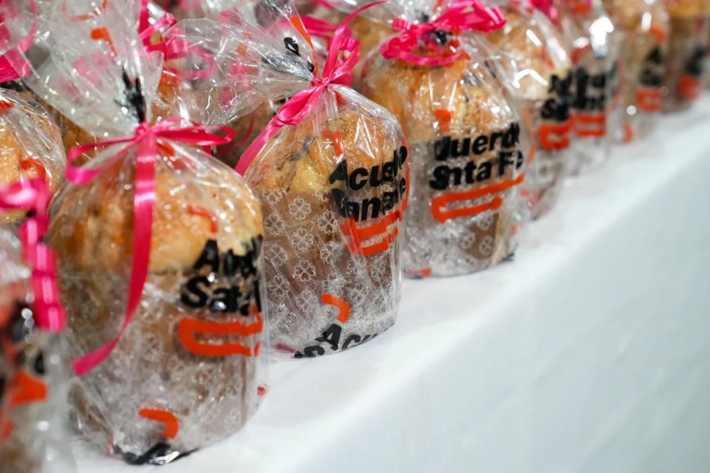 Acuerdo Santa Fe: Provincia acompañó el lanzamiento de un pan dulce artesanal a $ 4.000