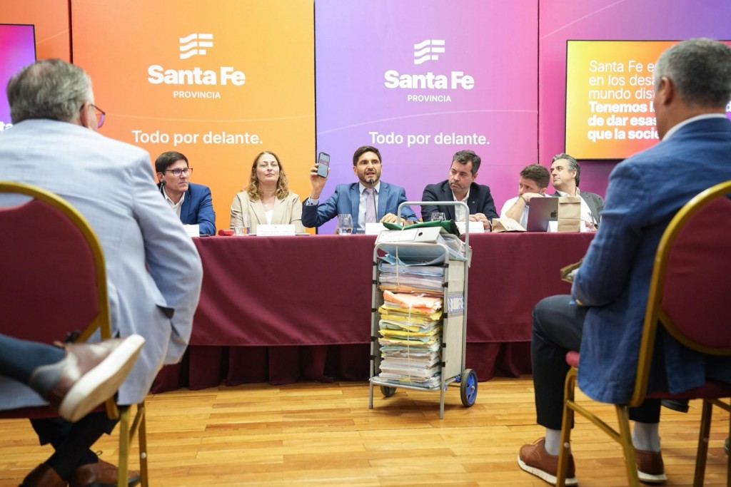 Pullaro: “Vamos por ciudadanía digital, por un Estado moderno en Santa Fe”