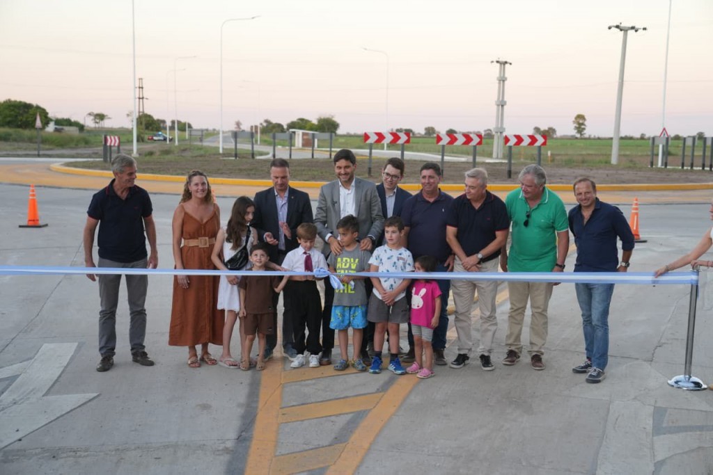 Una obra clave para la seguridad vial: Pullaro inauguró la rotonda en el cruce de las rutas provinciales Nº 70 y 68-S en Humboldt