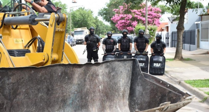 Microtráfico: la Provincia derrumbó el búnker N° 100 de venta de drogas